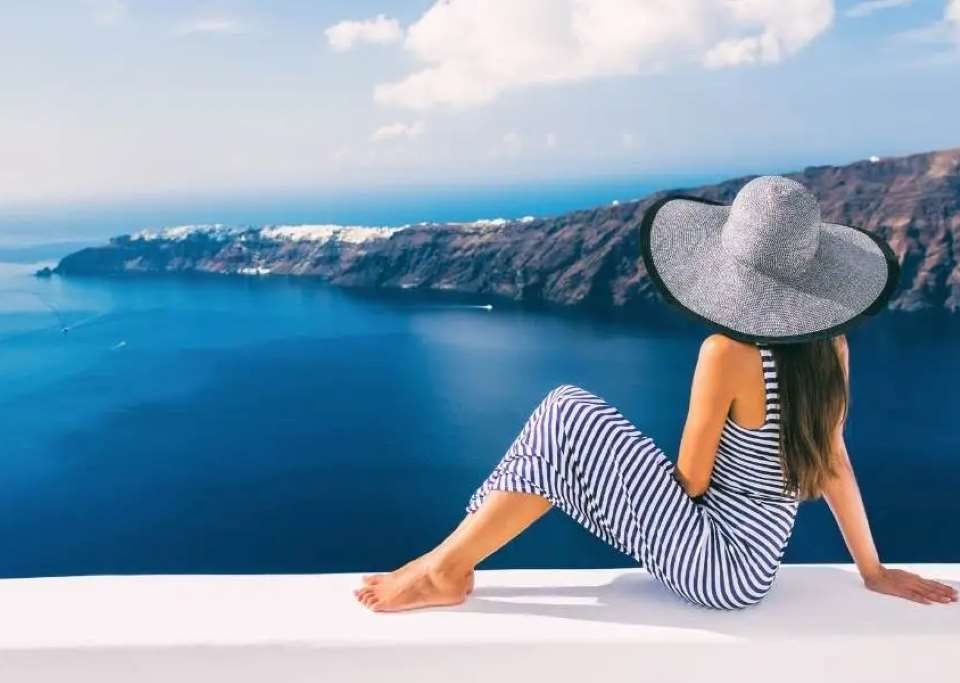 How do you travel on a tight budget